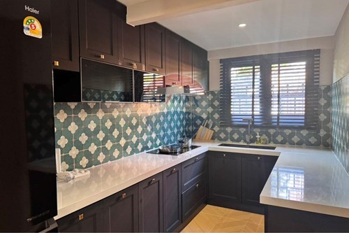 Luxurious 5-Bed Villa in Vibrant Jomtien Oasis photo