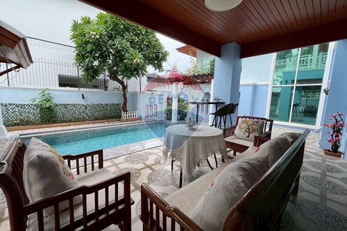 Luxury Pattaya Villa: Modern Elegance Awaits You! photo