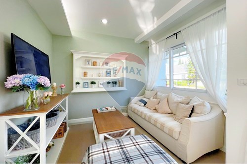 Stylish Townhouse: Urban Oasis in Pattaya photo