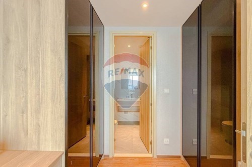 Condo with Sea & City Views in Pattaya photo