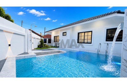 Luxury 3-Bed Dream Home in Soi Kao Talo, Bang Lamung