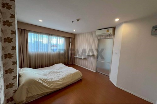 Spacious 2BR Condo with Stunning City Views photo