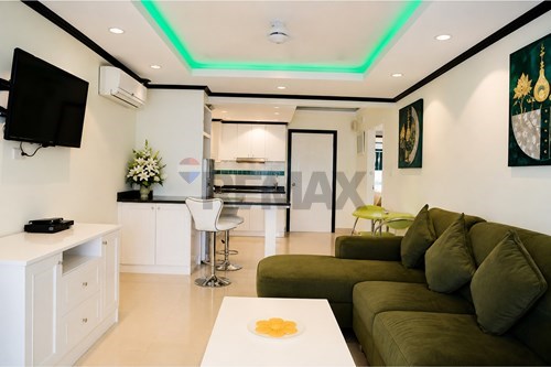 Beachside Condo in Jomtien: 2BR, 2BA, 60 Sqm — photo 1
