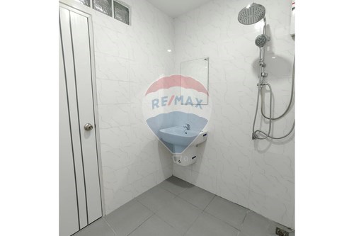 Home in Park Roongrueng - Pet-Friendly! photo