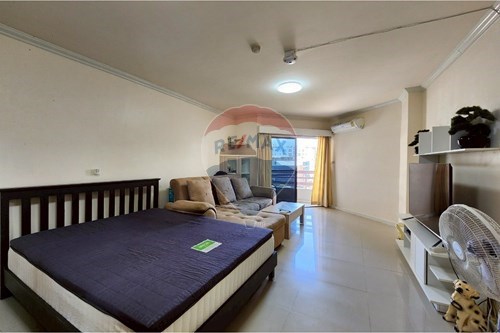 Beachside Condo in Pattaya - 1.7M Baht! photo