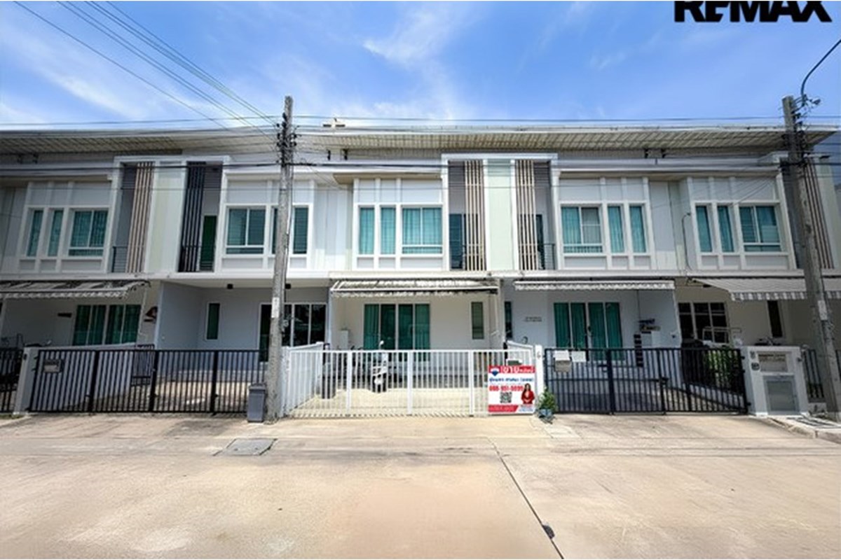 For Sale Townhouse at Khlong Sam Wa, Bangkok, 2690000 THB, 3 Bedrooms, Bangkok