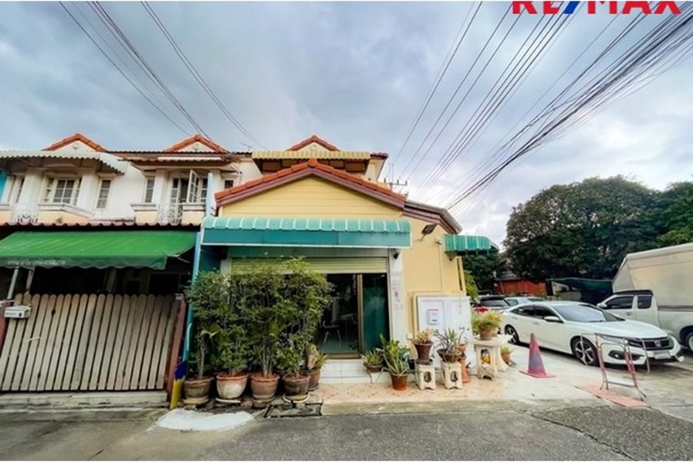 For Sale Townhouse at Khlong Sam Wa, Bangkok, 2080000 THB, 3 Bedrooms, Bangkok