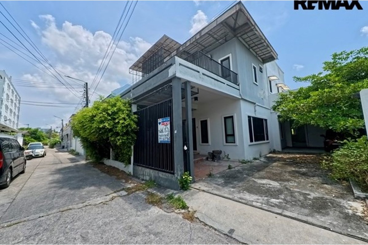 For Sale Single House at Phasi Charoen, Bangkok, 5200000 THB, 5 Bedrooms, Bangkok