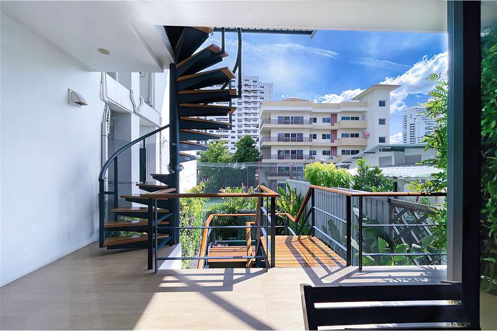 For Sale Townhouse at Sukhumvit - 63 - Watthana, Bangkok, Central, 60000000 THB, 8 Bedrooms, Bangkok