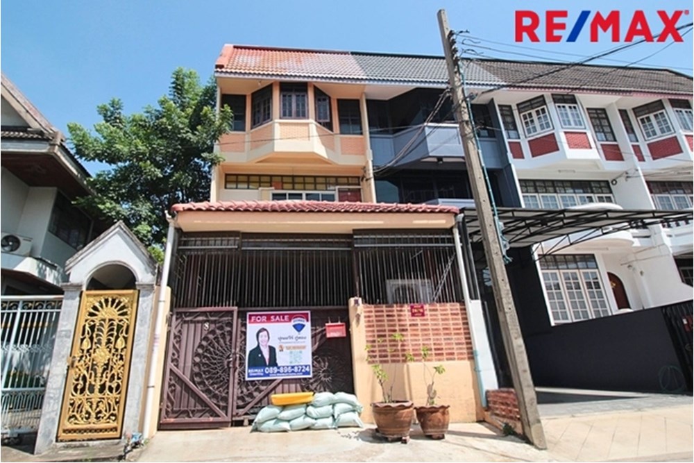 For Sale Townhouse at Phra Khanong, Bangkok, 9300000 THB, 4 Bedrooms, Bangkok