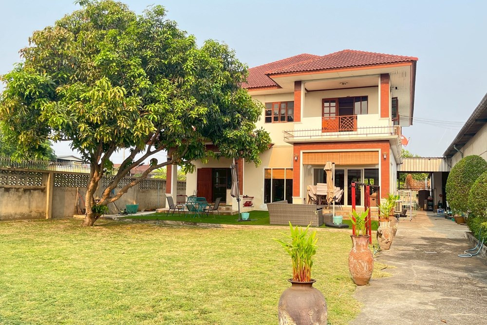 For Sale House with Commercial Space at Saphan Sung, Bangkok, 34000000 THB, 5 Bedrooms, Bangkok