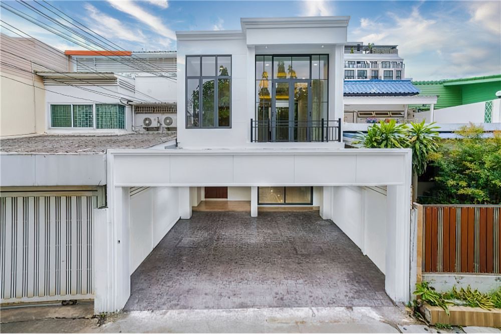 For Sale Townhouse at Sukhumvit - Soi 63 - Watthana, Bangkok, Central, 16900000 THB, 4 Bedrooms, Bangkok