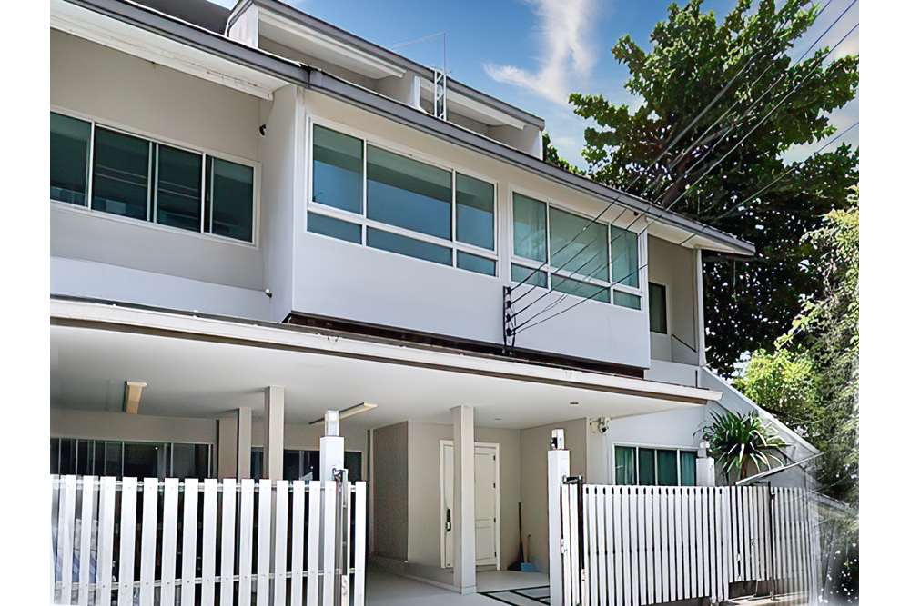 For Sale Townhouse at Sukhumvit - Soi 15 - Watthana, Bangkok, Central, 39900000 THB, 6 Bedrooms, Bangkok