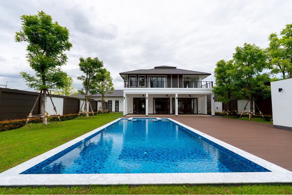 For Sale Villa at Nong Khwai Hang Dong, Chiang Mai, 64901000 THB, 6 Bedrooms, Nong Khwai, Chiang Mai