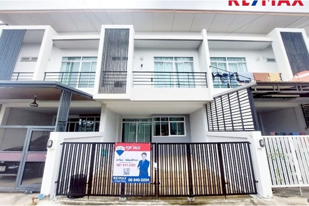 For Sale Townhouse at Bang Khae, Bangkok, 2300000 THB, 3 Bedrooms, Bangkok