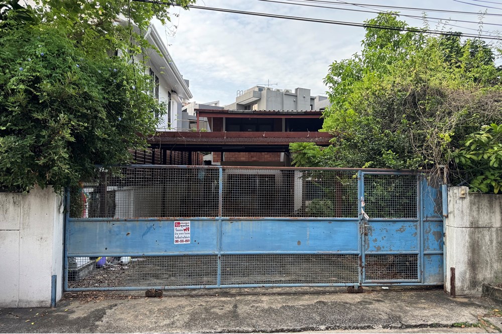 For Sale Single House at Phra Khanong, Bangkok, 40500000 THB, 4 Bedrooms, Bangkok