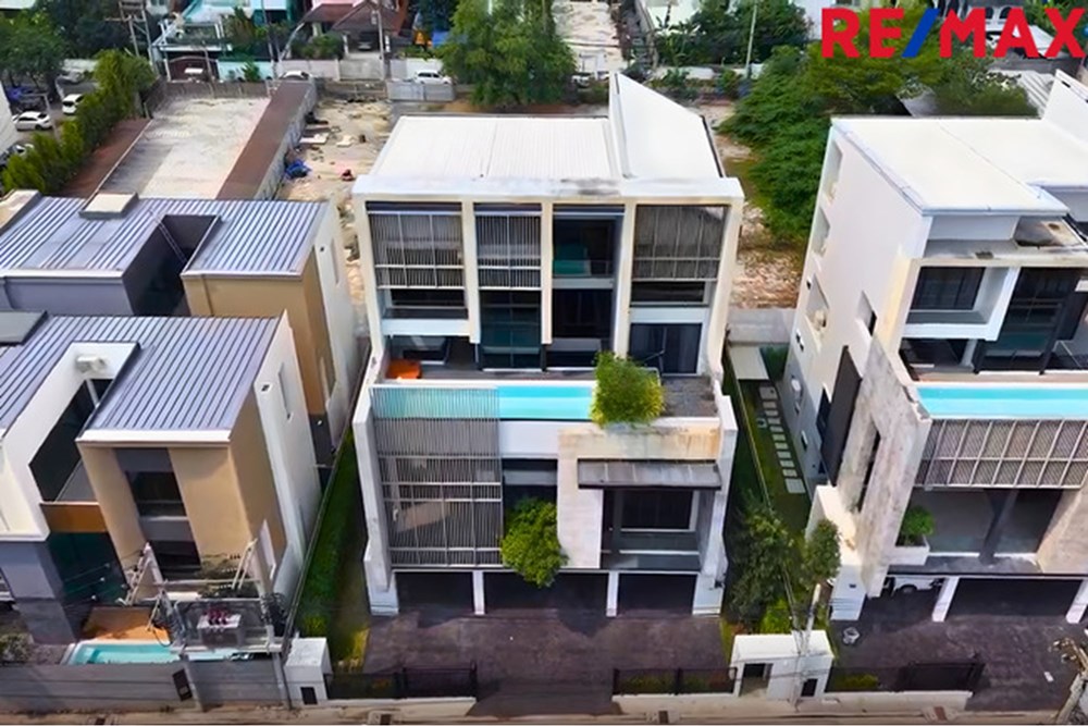 For Sale Single House at Phaya Thai, Bangkok, 95000000 THB, 4 Bedrooms, Bangkok