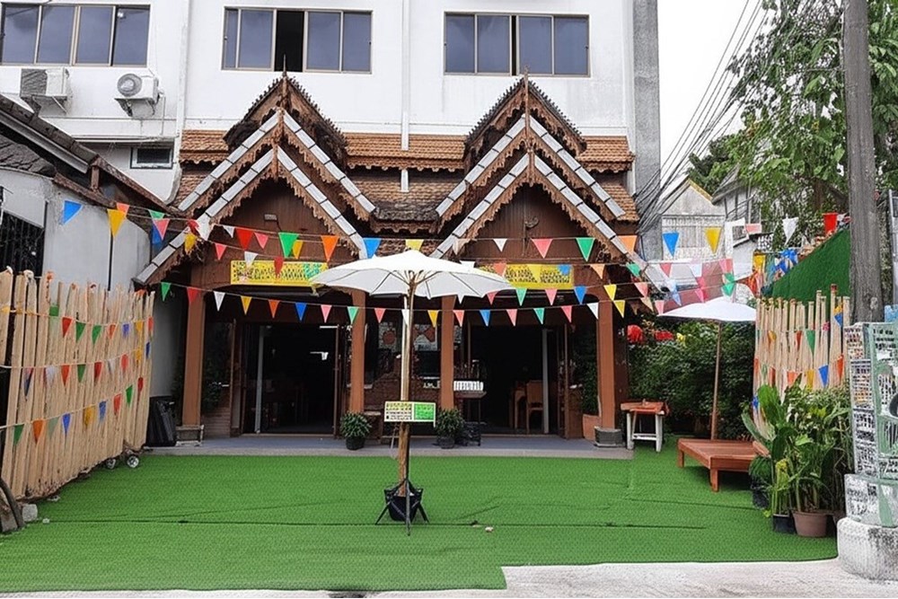 For Sale House with Commercial Space at Phra Sing Mueang Chiang Mai, Chiang Mai, 40000000 THB, 6 Bedrooms, Phra Sing, Chiang Mai