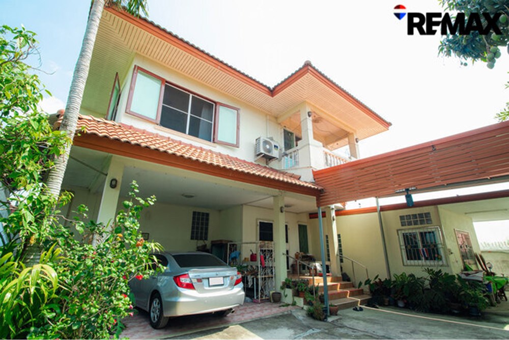 For Sale Single House at Thawi Watthana, Bangkok, 4 Bedrooms, Bangkok