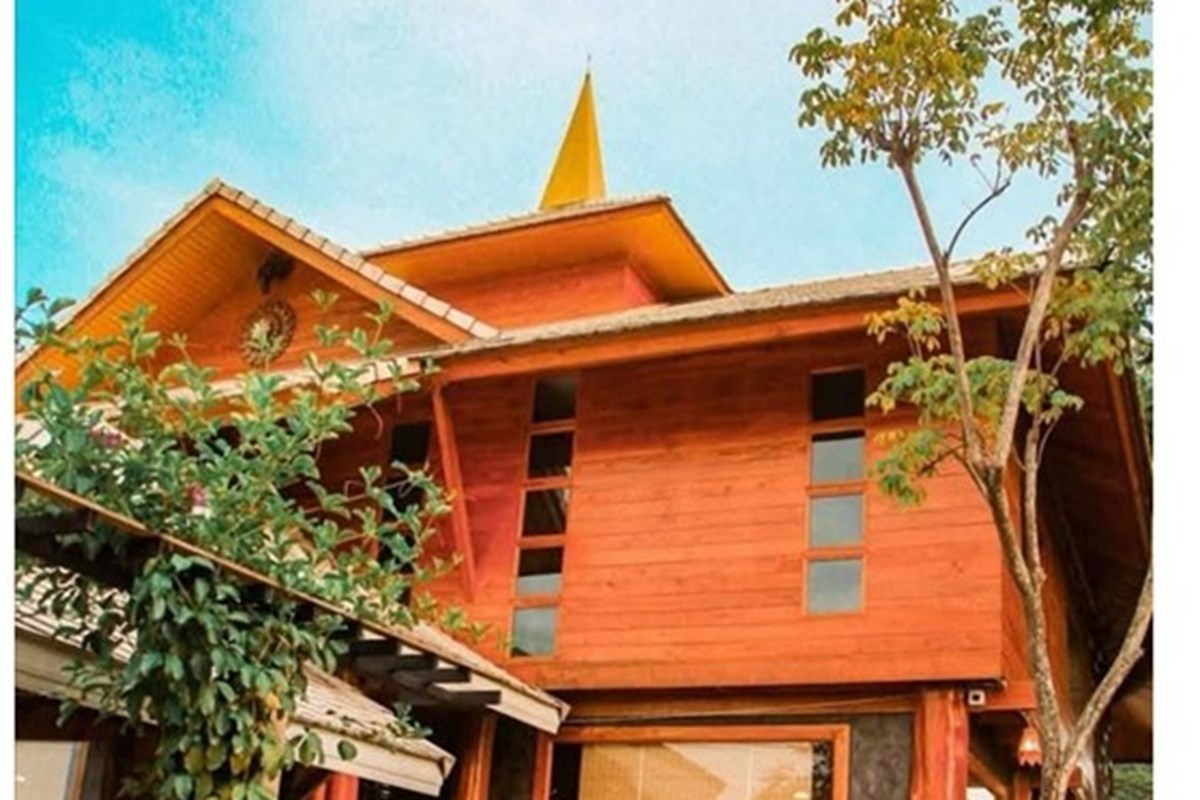 For Sale House with Commercial Space at San Phi Suea Mueang Chiang Mai, Chiang Mai, North, 12000000 THB, 3 Bedrooms, San Phi Suea, Chiang Mai