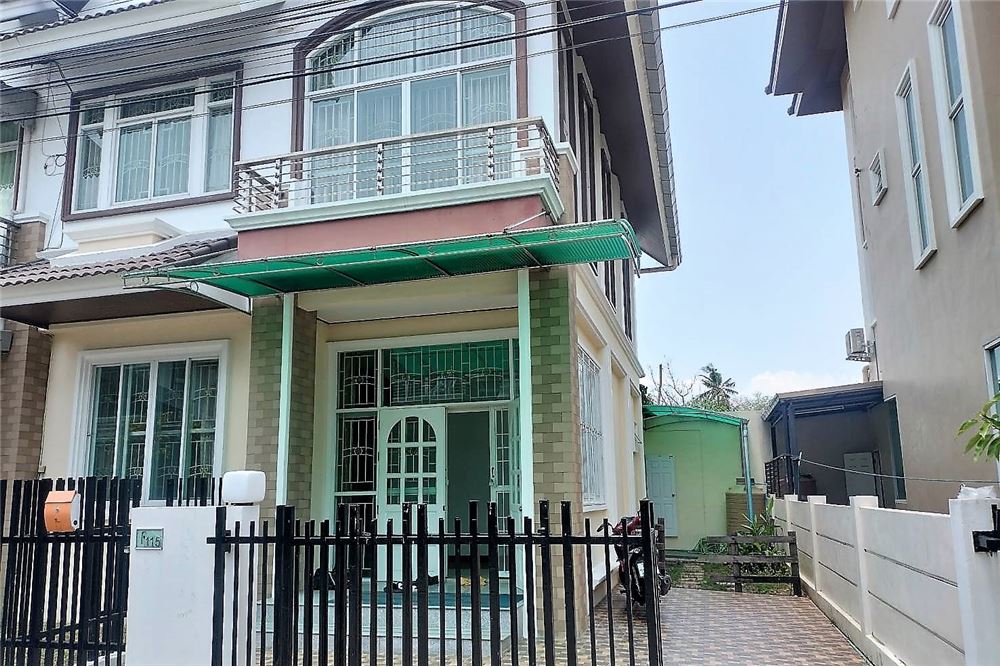 For Sale Townhouse at Punnawithi 52 Phra Khanong, Bangkok, Central, 5400000 THB, 3 Bedrooms, Bangkok