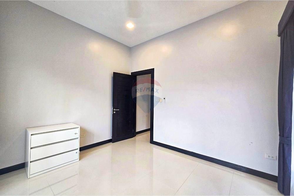 Villa - For Sale - Hua Hin, Prachuap Khiri Khan - EMR2 (16).jpg - 920601001-1139