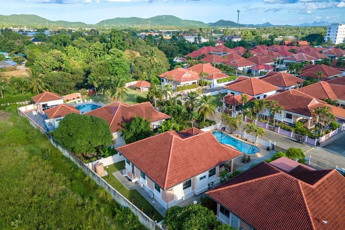 Villa - For Sale - Hua Hin, Prachuap Khiri Khan - LINE_ALBUM_Drone Baan Thai 2_260625_7.jpg - 920601001-1172