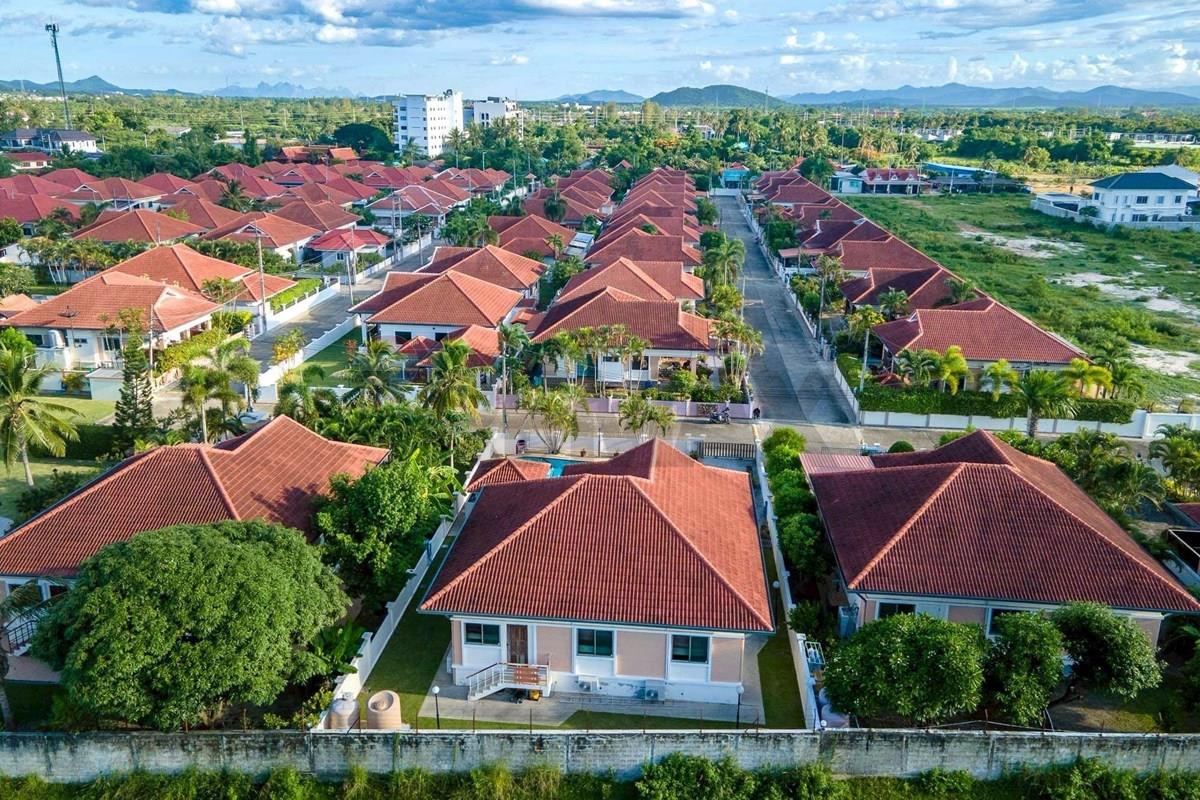 Villa - For Sale - Hua Hin, Prachuap Khiri Khan - LINE_ALBUM_Drone Baan Thai 2_260625_6.jpg - 920601001-1172