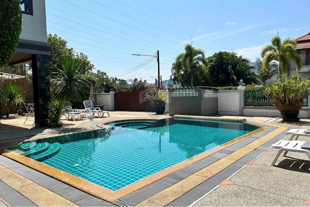 5 Bed Two Level House - For Sale - Kathu, Phuket (920081021-115)